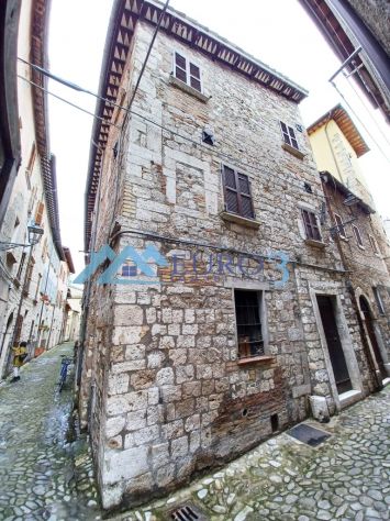 casa semindipendente in vendita ad Ascoli Piceno in zona Centro Storico