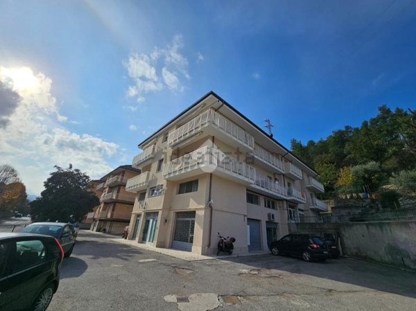 appartamento in vendita ad Ascoli Piceno in zona Mozzano