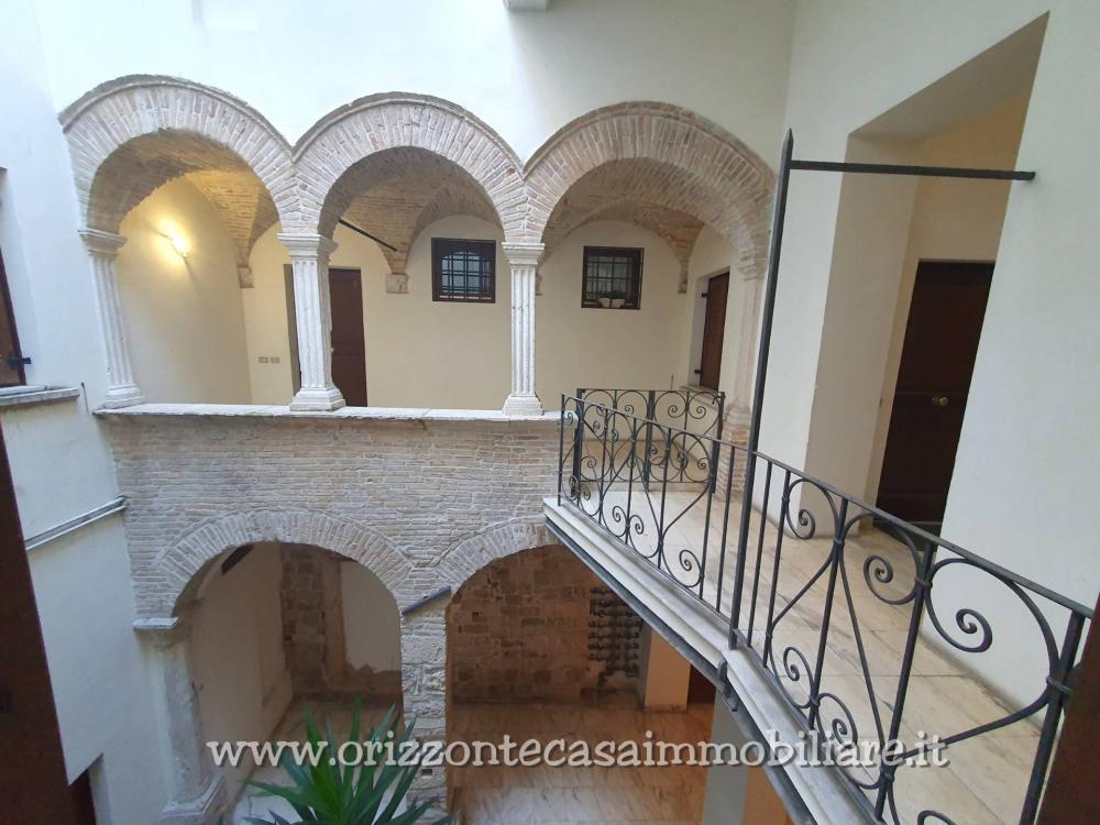 appartamento in vendita ad Ascoli Piceno in zona Centro Storico