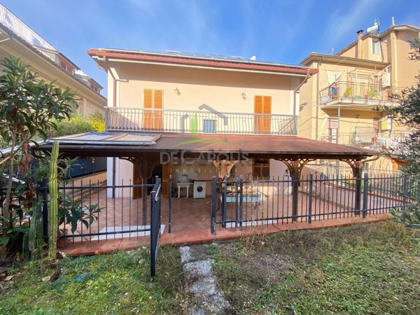 casa indipendente in vendita ad Ascoli Piceno in zona Marino del Tronto