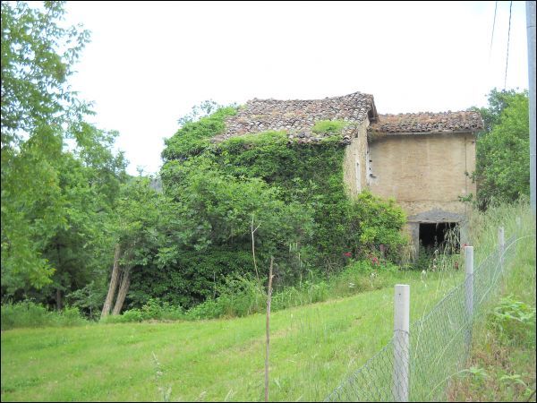 casa indipendente in vendita ad Ascoli Piceno in zona Mozzano