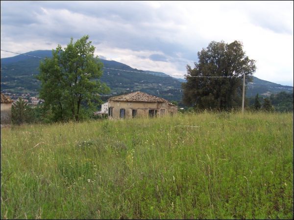 casa indipendente in vendita ad Ascoli Piceno in zona Centro Storico