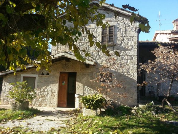 casa indipendente in vendita ad Ascoli Piceno in zona Rosara
