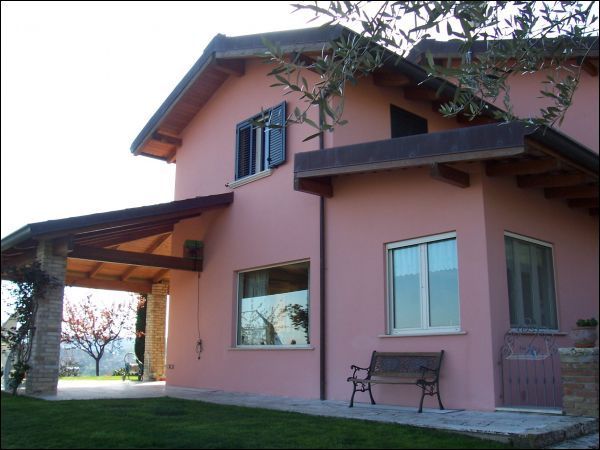casa indipendente in vendita ad Ascoli Piceno