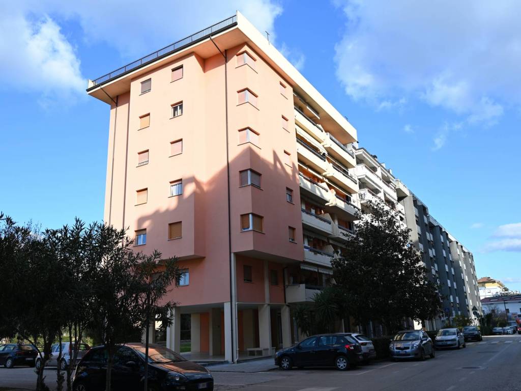 appartamento in vendita ad Ascoli Piceno in zona Monticelli