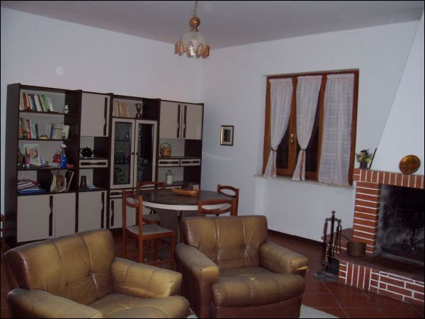 casa indipendente in vendita ad Ascoli Piceno in zona Santa Maria a Corte