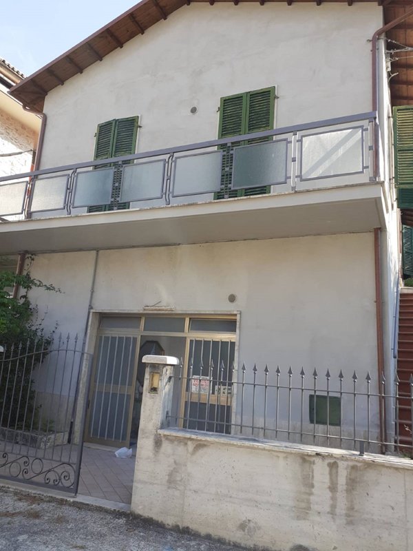 casa indipendente in vendita ad Ascoli Piceno in zona Castel Trosino
