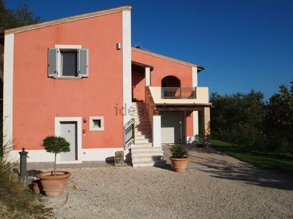 casa indipendente in vendita ad Ascoli Piceno