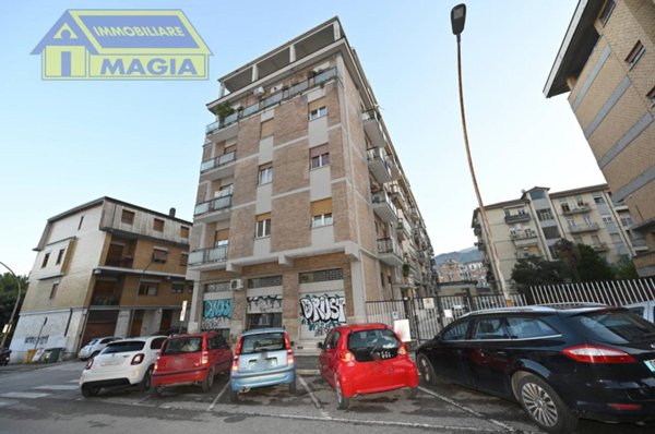 appartamento in vendita ad Ascoli Piceno in zona Piazza Immacolata