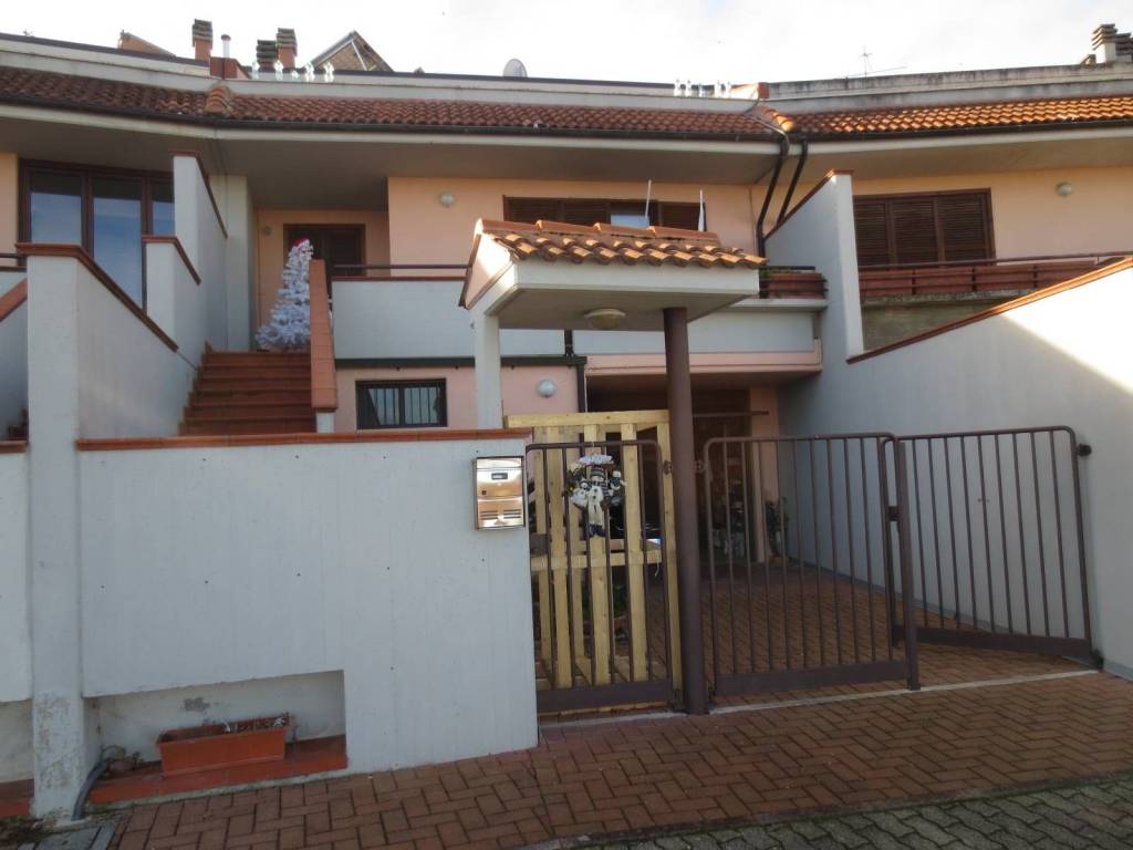 casa indipendente in vendita ad Ascoli Piceno in zona Lisciano