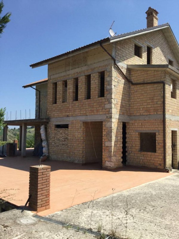 casa indipendente in vendita ad Ascoli Piceno in zona Monticelli