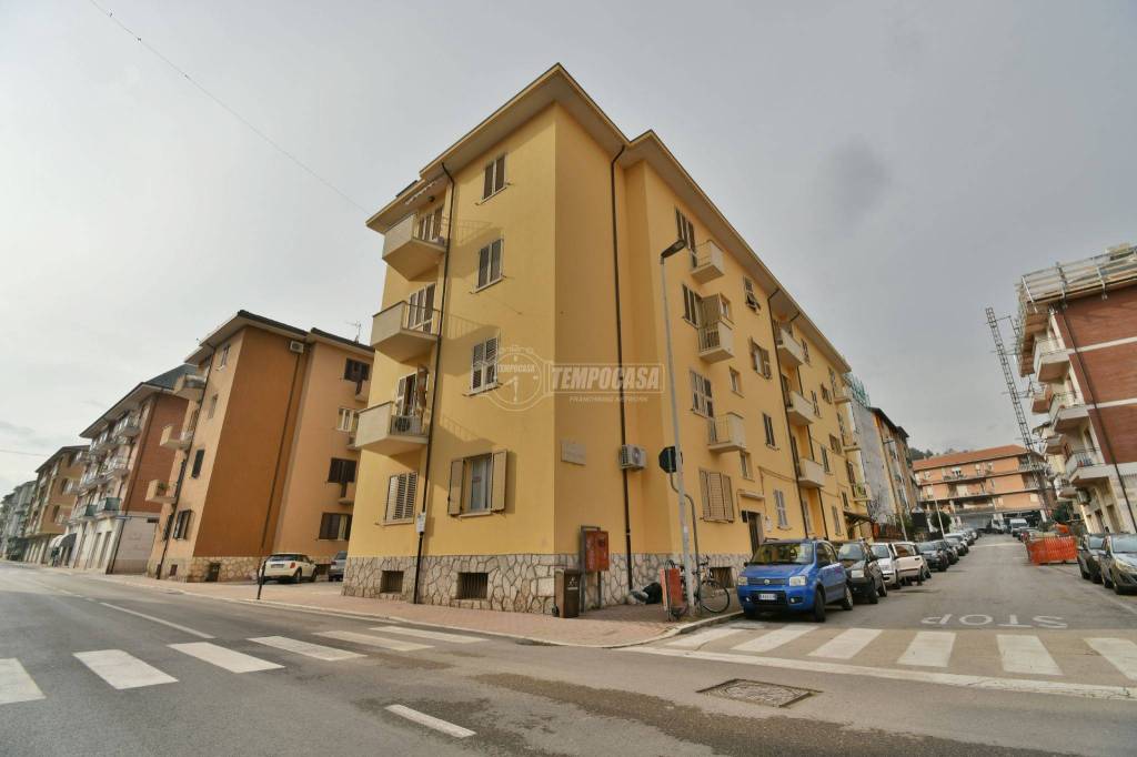 appartamento in vendita ad Ascoli Piceno in zona Borgo Solestà