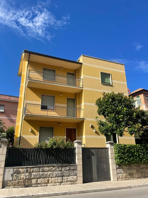 casa indipendente in vendita ad Ascoli Piceno in zona Campo Parignano