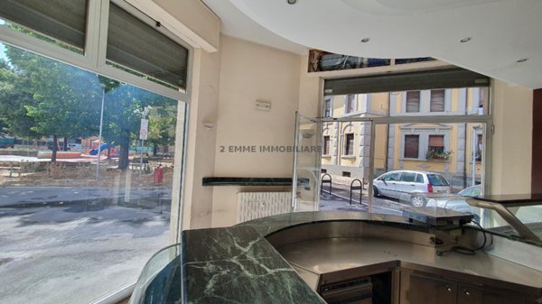 locale commerciale in vendita ad Ascoli Piceno in zona Campo Parignano
