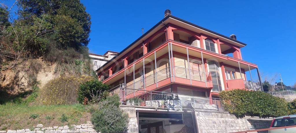 appartamento in vendita ad Ascoli Piceno in zona Mozzano