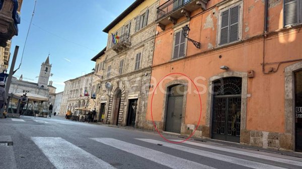 negozio in vendita ad Ascoli Piceno