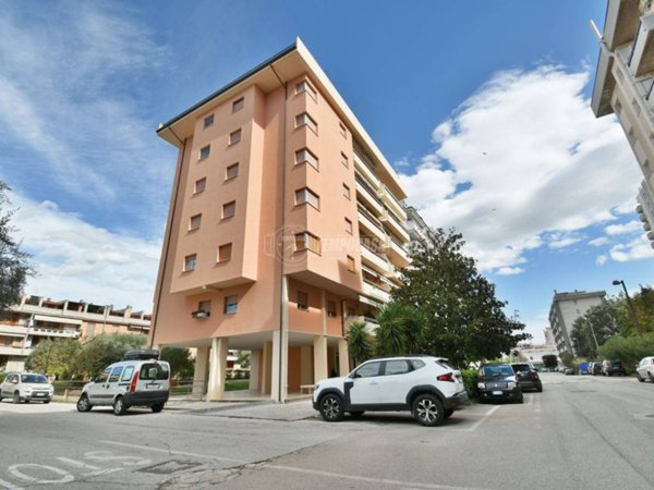 appartamento in vendita ad Ascoli Piceno in zona Monticelli