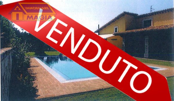 casa indipendente in vendita ad Ascoli Piceno in zona Centro Storico