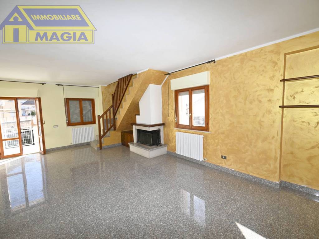 appartamento in vendita ad Ascoli Piceno in zona Croce di Tolignano