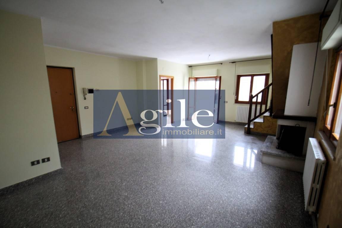 appartamento in vendita ad Ascoli Piceno in zona Croce di Tolignano