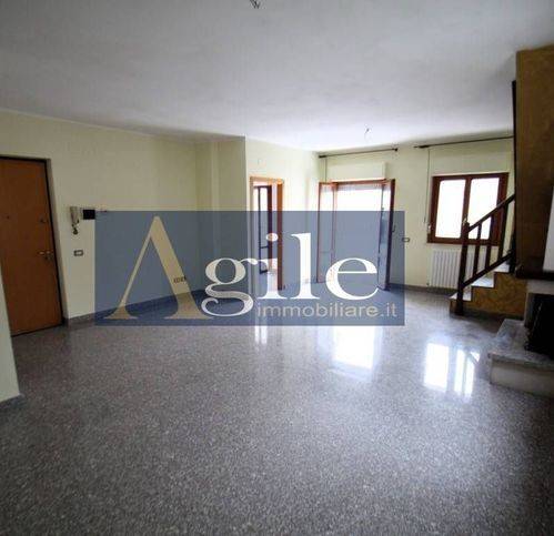appartamento in vendita ad Ascoli Piceno in zona Croce di Tolignano