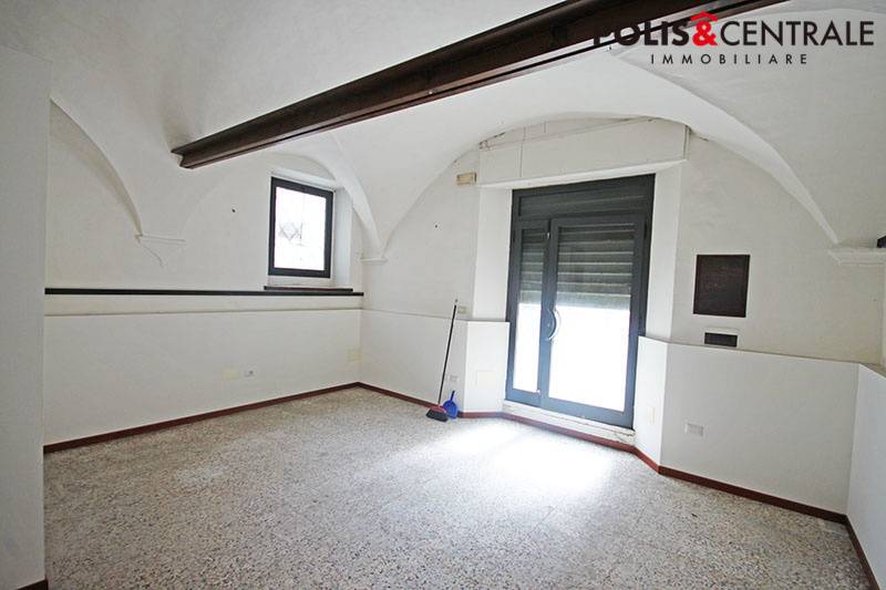 locale commerciale in vendita ad Ascoli Piceno in zona Centro Storico