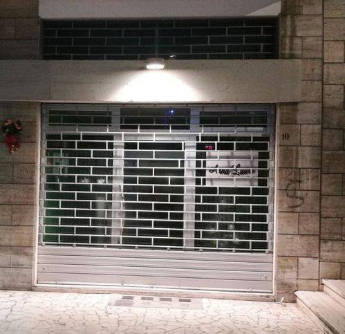 negozio in vendita ad Ascoli Piceno