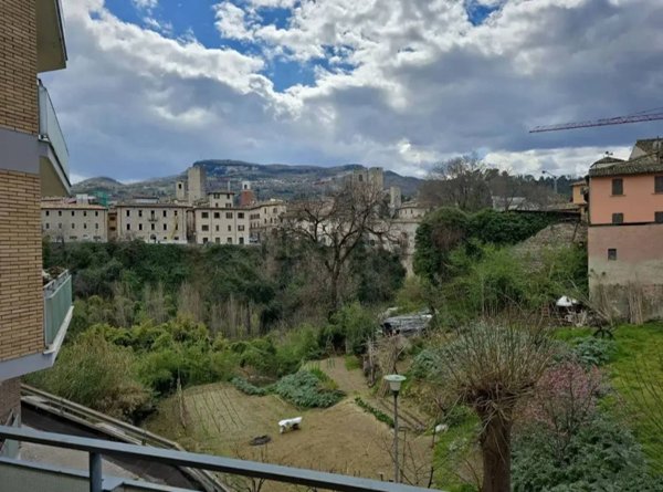 appartamento in vendita ad Ascoli Piceno in zona Borgo Solestà