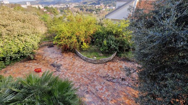 casa indipendente in vendita ad Ascoli Piceno in zona Monticelli