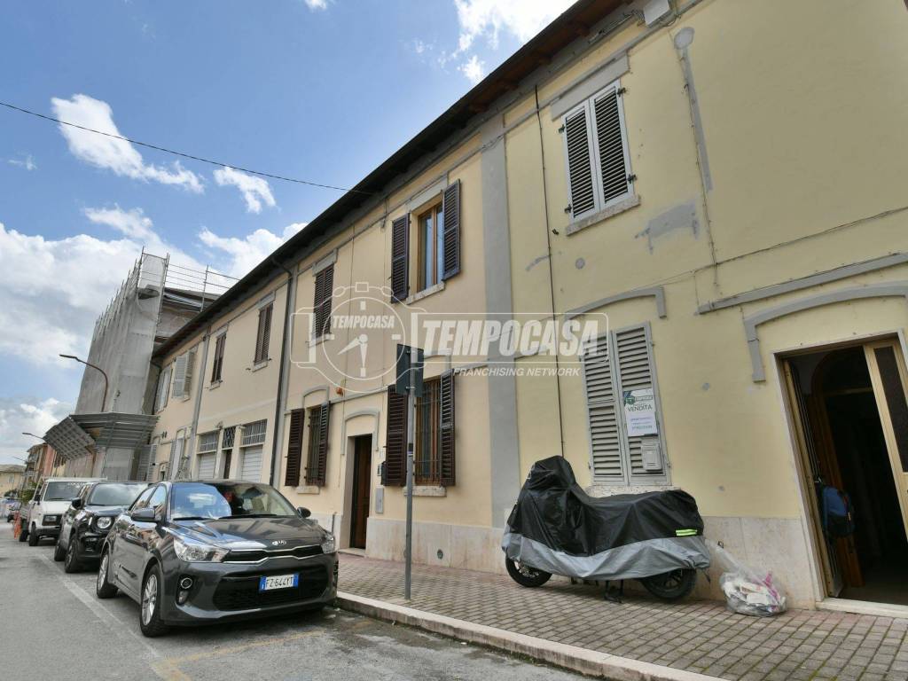 appartamento in vendita ad Ascoli Piceno in zona Borgo Solestà
