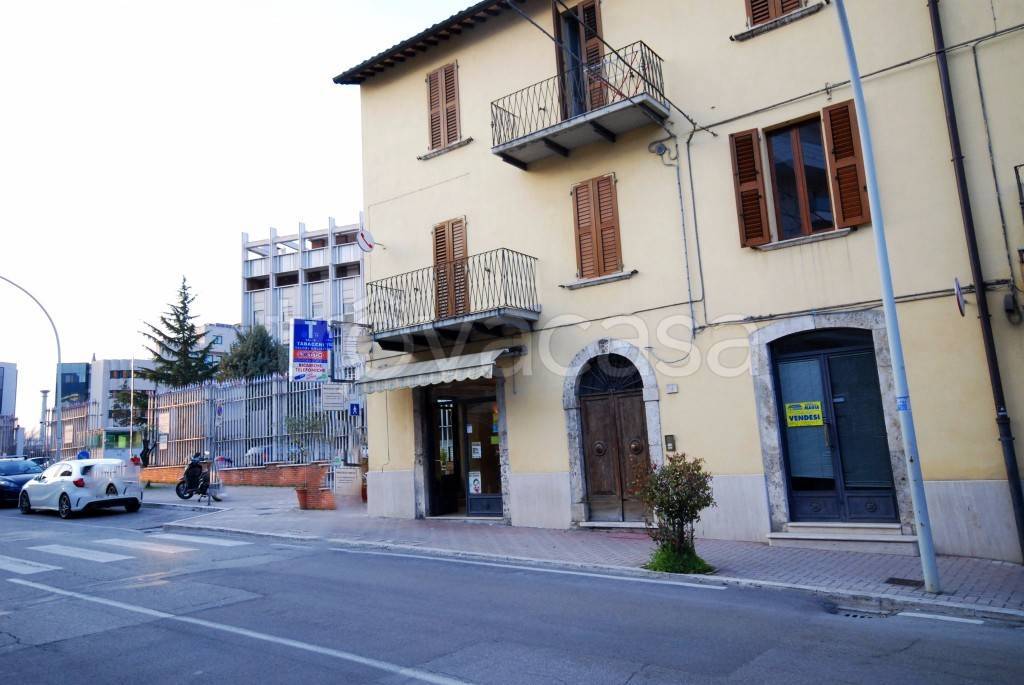 appartamento in vendita ad Ascoli Piceno