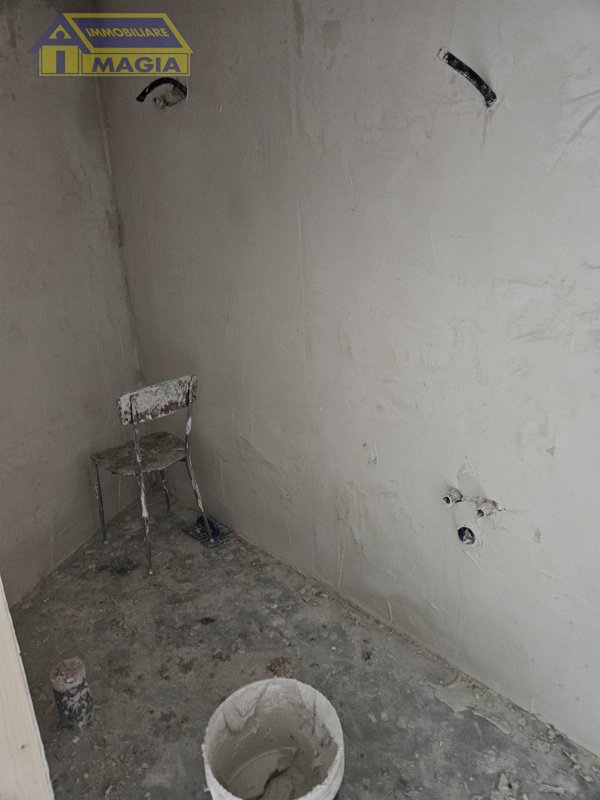 locale di sgombero in vendita ad Ascoli Piceno in zona Porta Maggiore