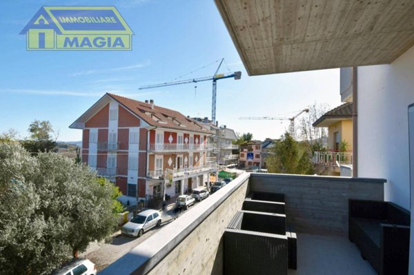 appartamento in vendita ad Ascoli Piceno in zona Poggio di Bretta