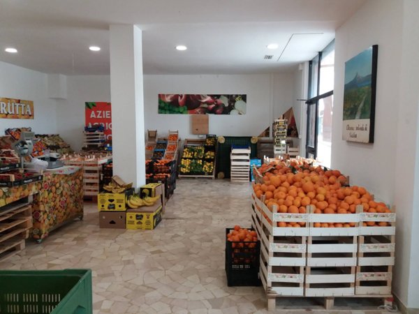 locale commerciale in vendita ad Ascoli Piceno