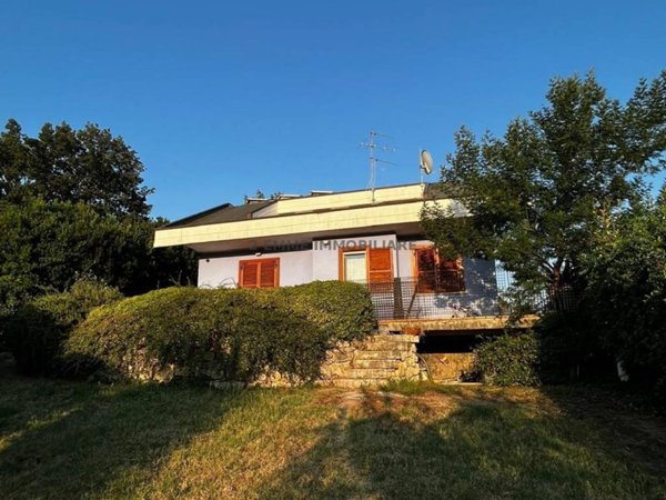 casa indipendente in vendita ad Ascoli Piceno in zona Centro Storico