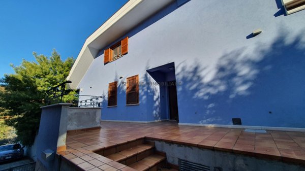 casa indipendente in vendita ad Ascoli Piceno in zona Centro Storico