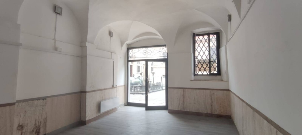 locale commerciale in vendita ad Ascoli Piceno in zona Centro Storico
