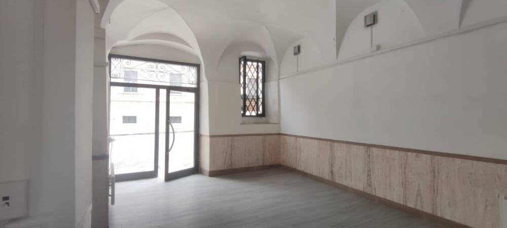 locale commerciale in vendita ad Ascoli Piceno in zona Centro Storico