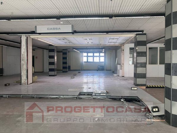 negozio in vendita ad Ascoli Piceno in zona Centro Storico