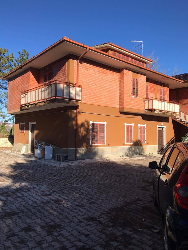 casa indipendente in vendita ad Ascoli Piceno in zona Porta Maggiore