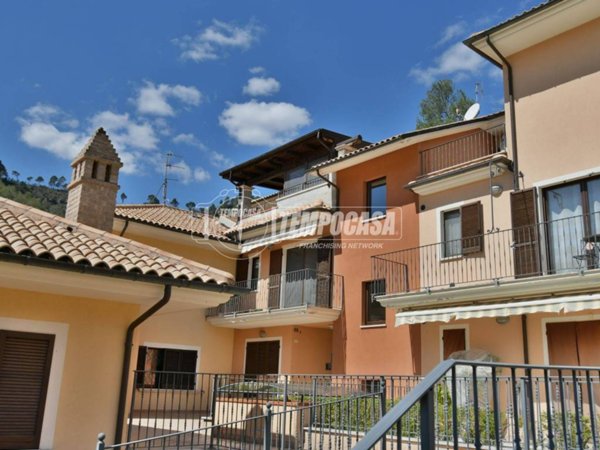 appartamento in vendita ad Ascoli Piceno in zona Mozzano