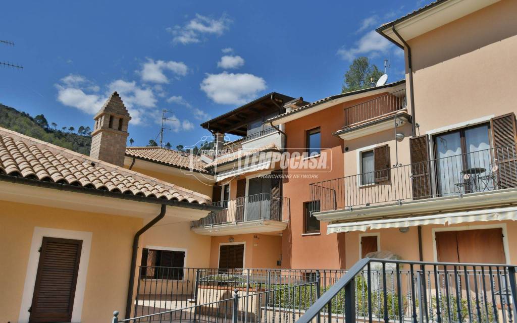 appartamento in vendita ad Ascoli Piceno in zona Mozzano