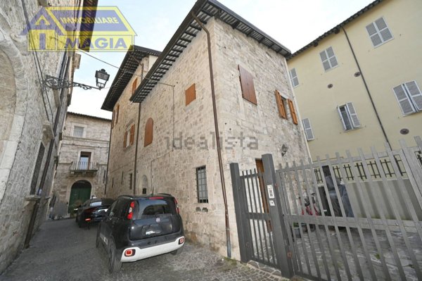 appartamento in vendita ad Ascoli Piceno in zona Centro Storico