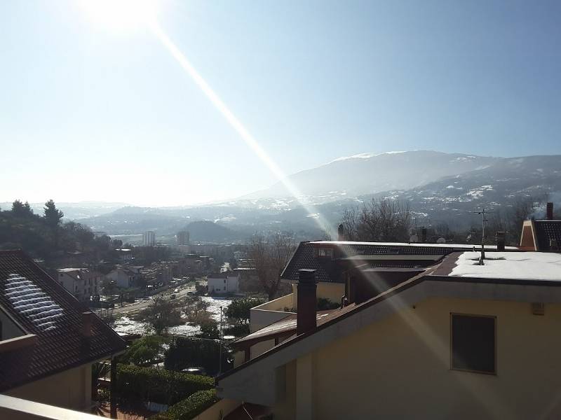 casa indipendente in vendita ad Ascoli Piceno in zona Monticelli