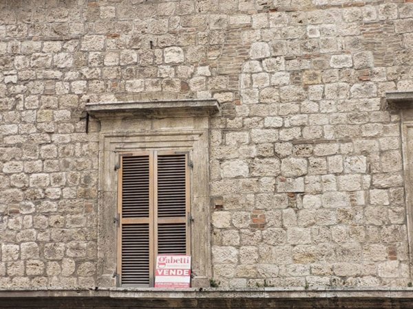 intera palazzina in vendita ad Ascoli Piceno in zona Centro Storico