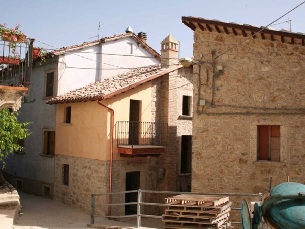 casa indipendente in vendita ad Ascoli Piceno in zona Carpineto