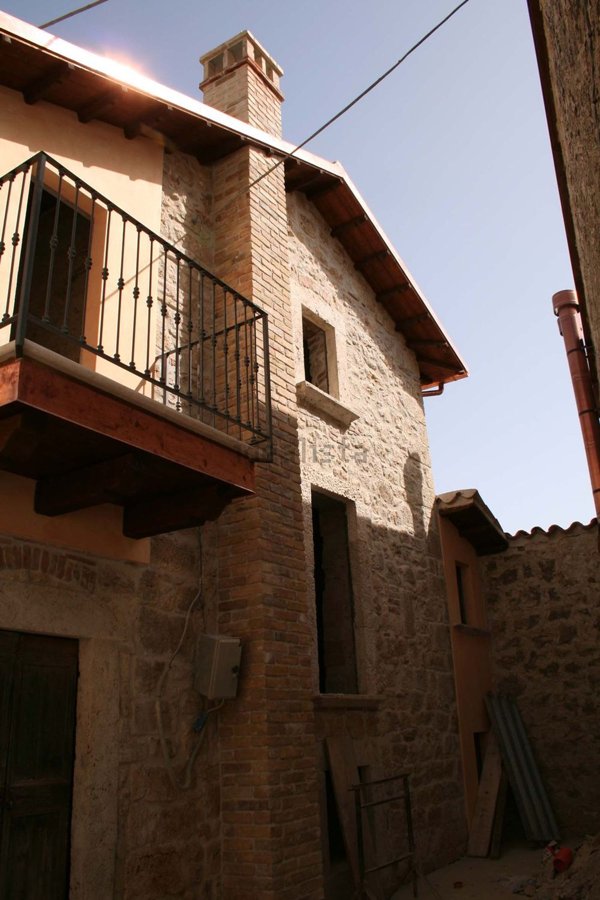 casa indipendente in vendita ad Ascoli Piceno in zona Centro Storico