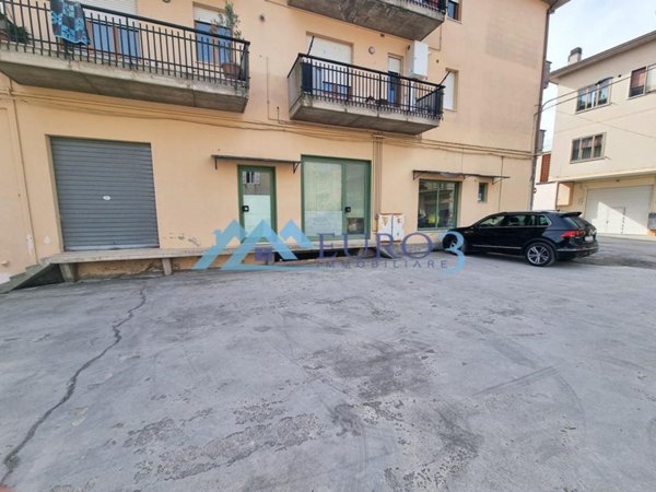 locale commerciale in vendita ad Ascoli Piceno