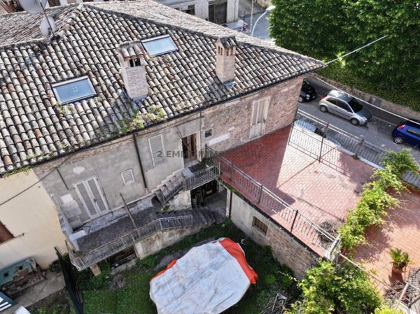 appartamento in vendita ad Ascoli Piceno in zona Borgo Solestà