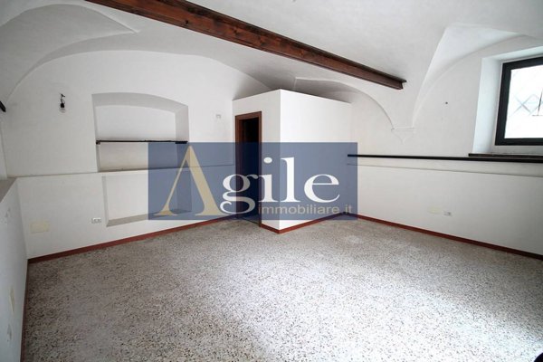 locale commerciale in vendita ad Ascoli Piceno in zona Centro Storico